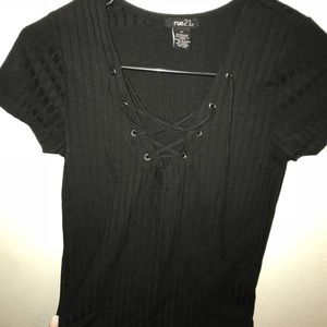 Cross tied tee